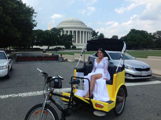 Bride takes Jefferson Memorial tour Jefferson Memorial Tour