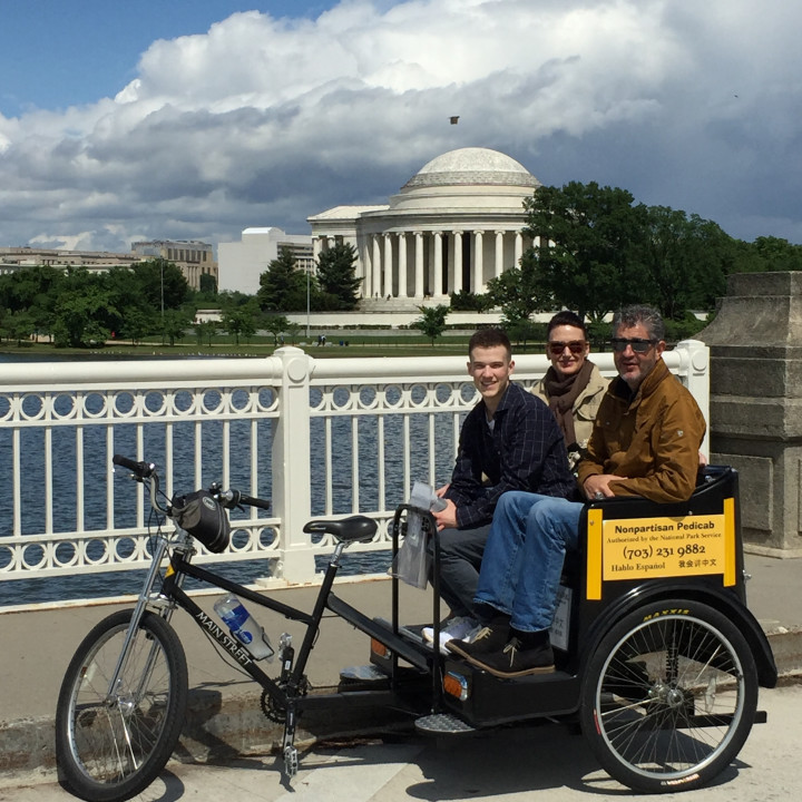 Private guided tour of Washington DC monuments and memorials on the National Mall